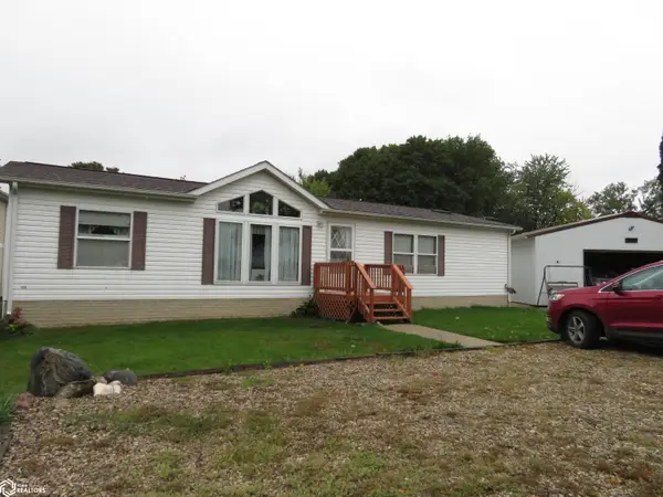 1909 Sandy Beach Rd, Clarion, IA 50525