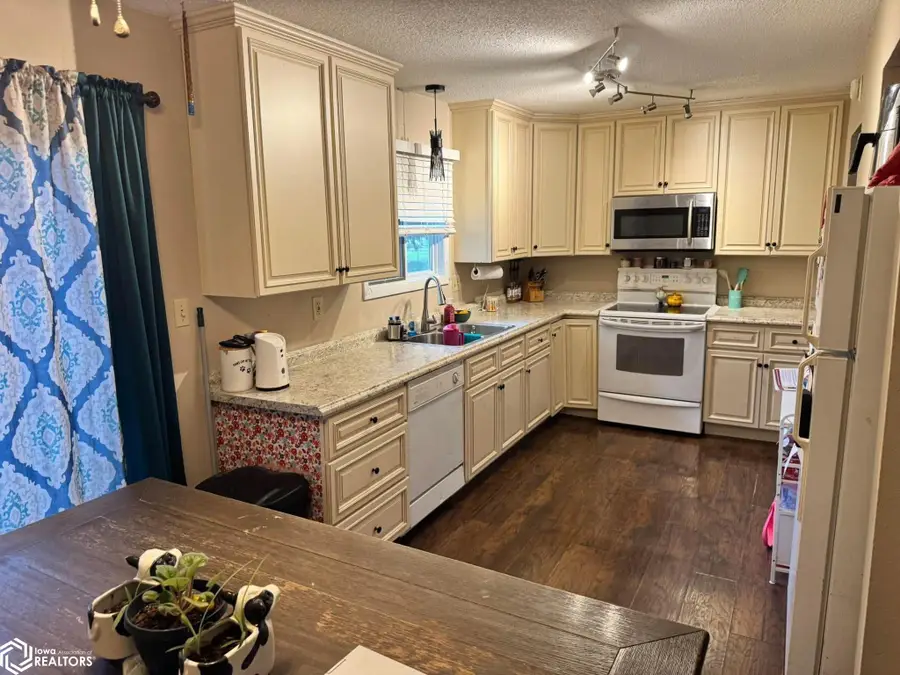 355 N 17th Street, Hamilton, IL 62341 - #2