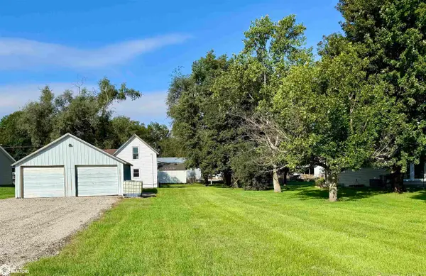 412 N Locust Street, Winfield, IA 52659