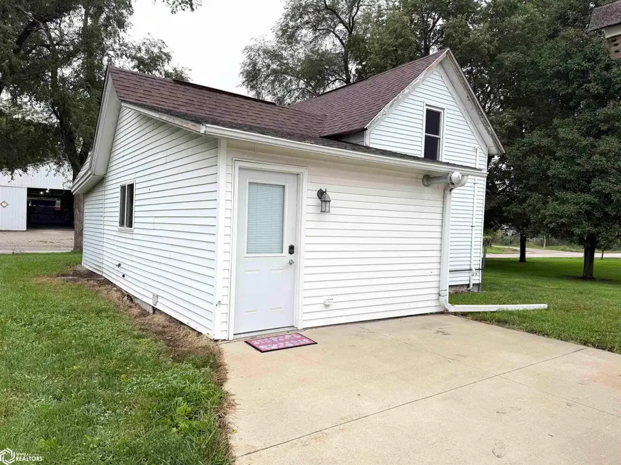 412 N Locust Street, Winfield, IA 52659 - #3