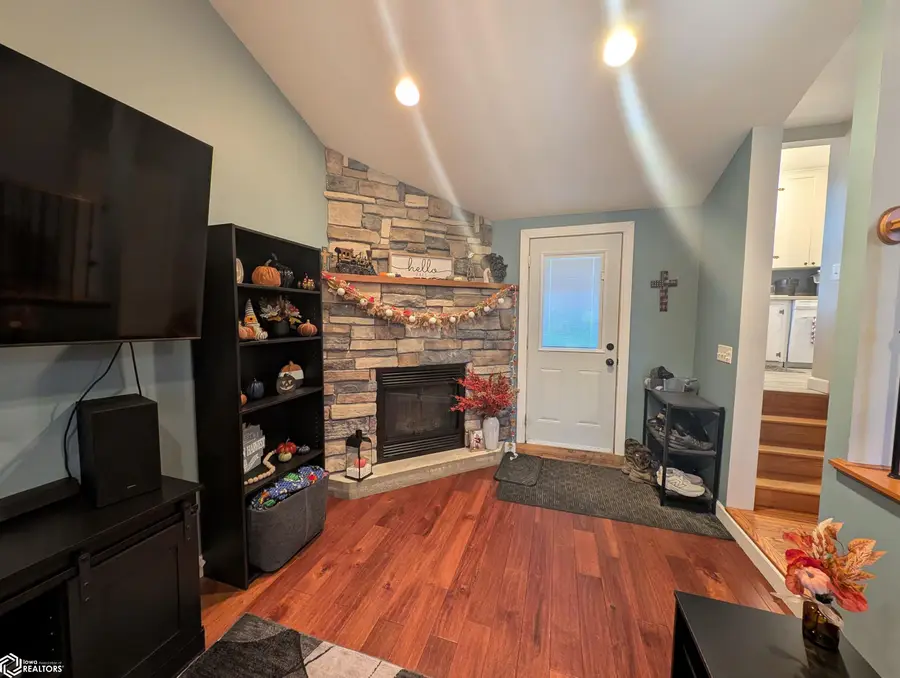 716 9th Ne, Mason City, IA 50401 - #3