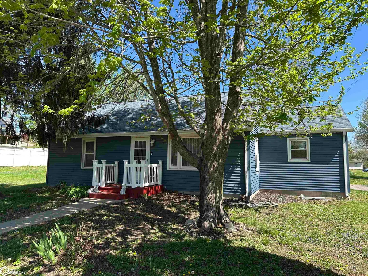 306 Oak Street, Keosauqua, IA 52565 - #1