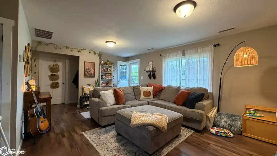 2451 Jackson Avenue, Keokuk, IA 52632 - #3