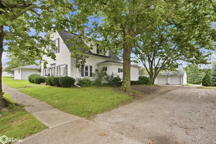 207 W Marion Street, Sigourney, IA 52591 - #3