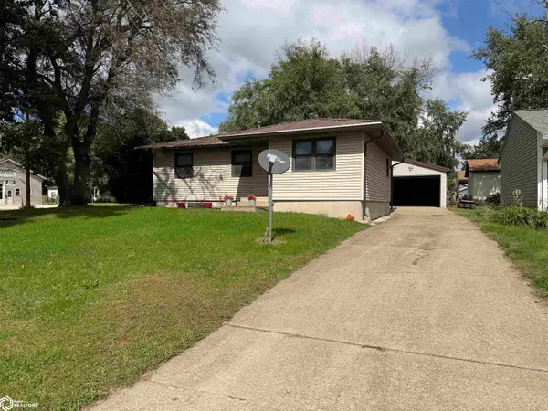 101 16th Avenue E, Oskaloosa, IA 52577