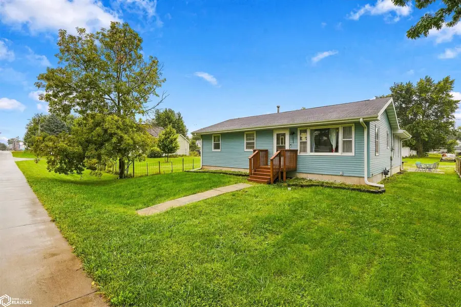 208 Middle St, Mediapolis, IA 52637 - #2