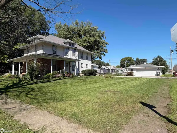417 Benton Avenue E, Albia, IA 52531