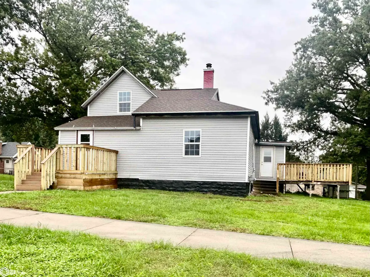 311 W Nevada Street, Marshalltown, IA 50158 - #1