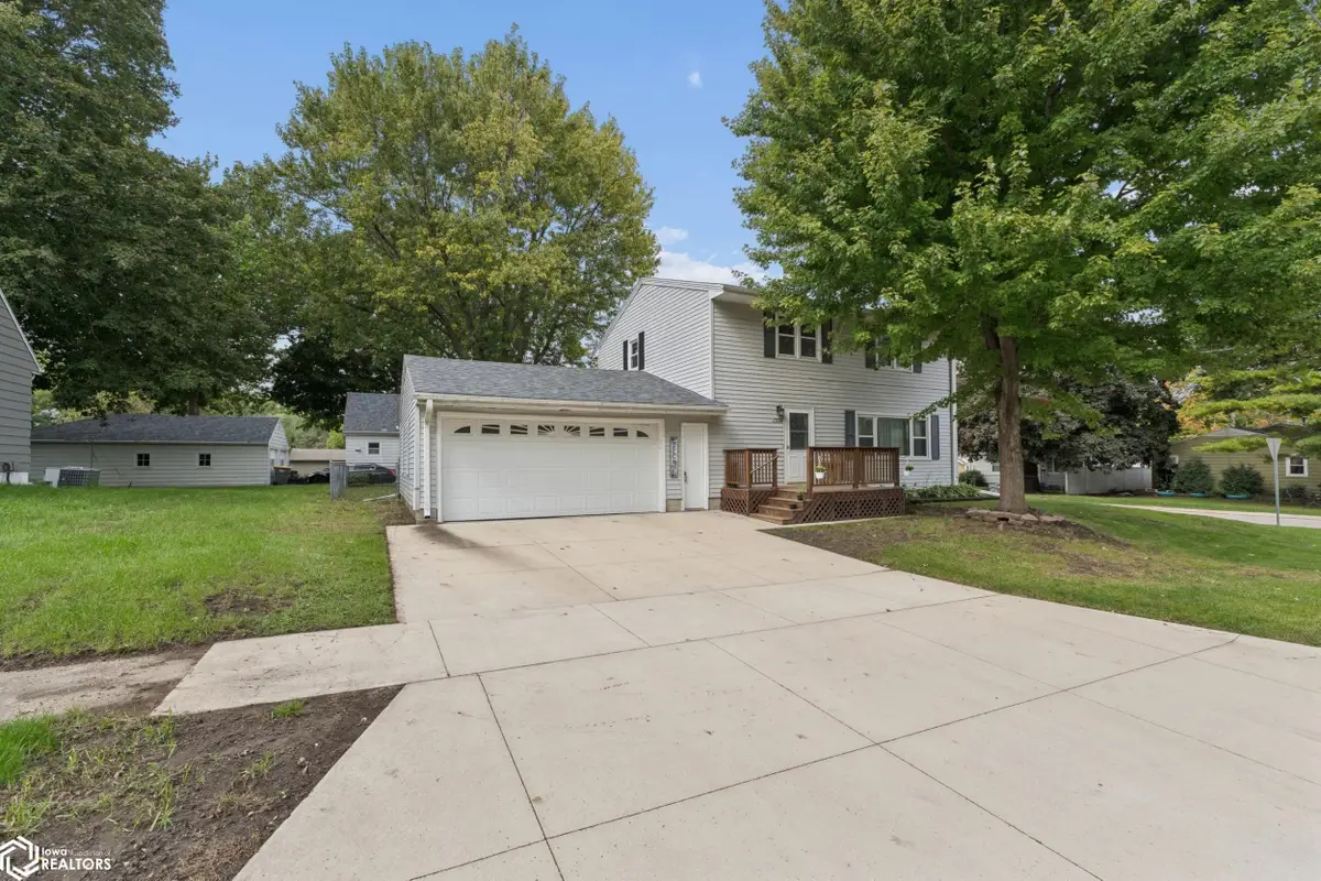 1304 S Virginia Avenue, Mason City, IA 50401 - #1