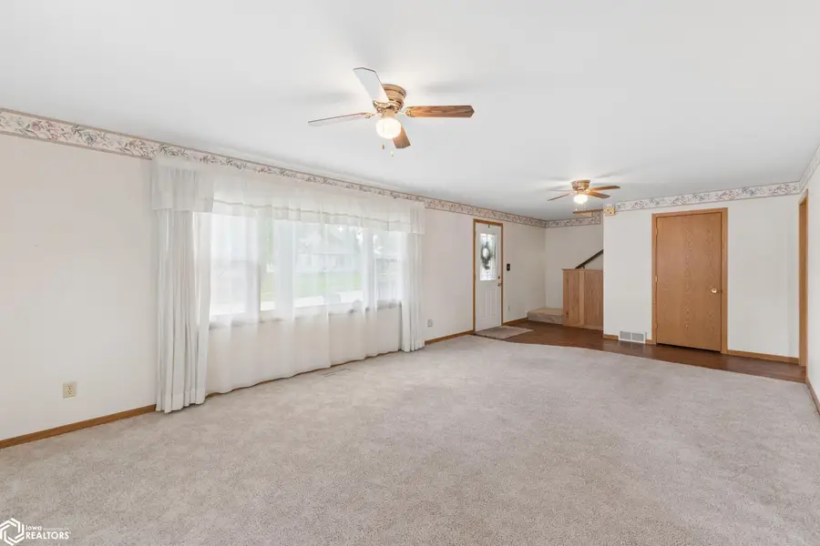 1304 S Virginia Avenue, Mason City, IA 50401 - #3