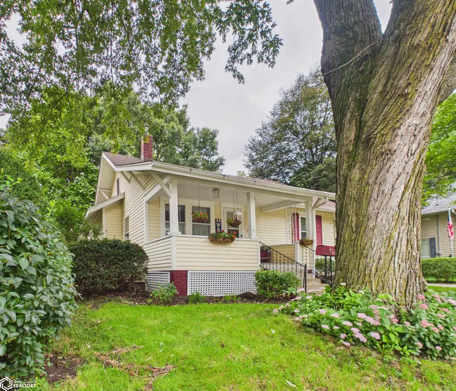 432 N 9th Street, Oskaloosa, IA 52577 - #3
