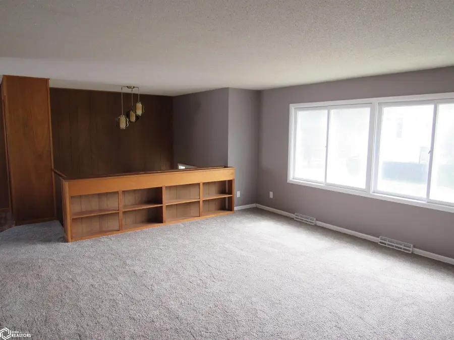 610 Walnut Street, Burlington, IA 52601 - #2