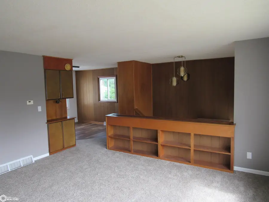 610 Walnut Street, Burlington, IA 52601 - #3