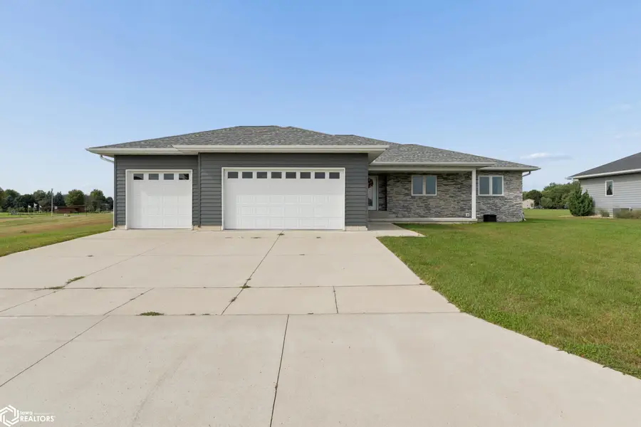 714 Cypress Court, Mason City, IA 50401 - #2