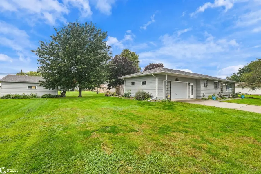 208 3rd Street Ne, State Center, IA 50247 - #3