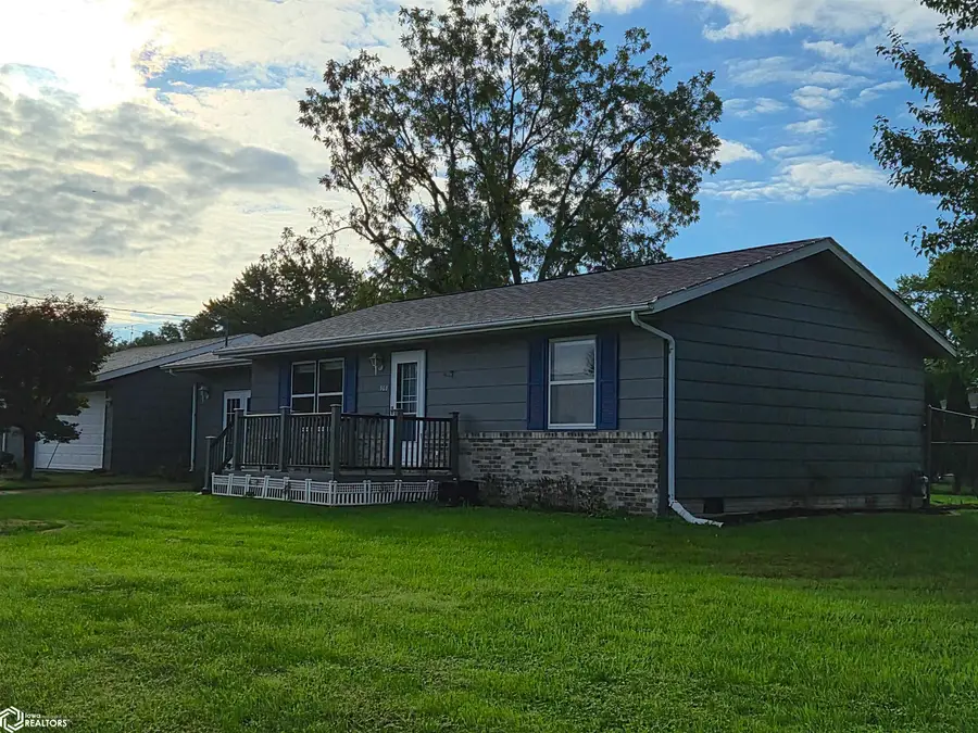 908 M Avenue W, Oskaloosa, IA 52577 - #2