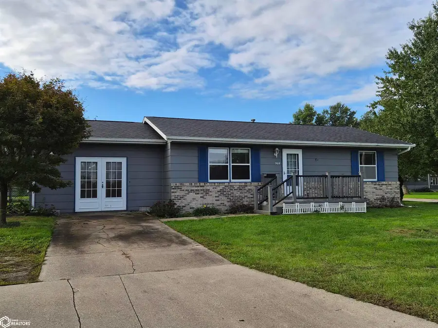 908 M Avenue W, Oskaloosa, IA 52577 - #3