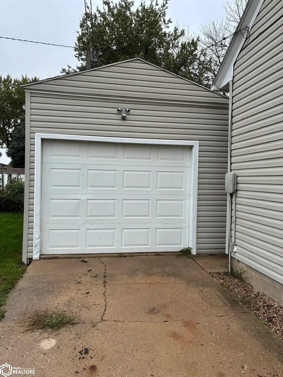 108 9th Avenue Se, Belmond, IA 50421 - #2