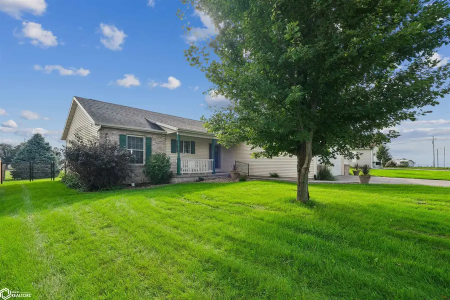 3102 S 8th Street, Marshalltown, IA 50158 - #2