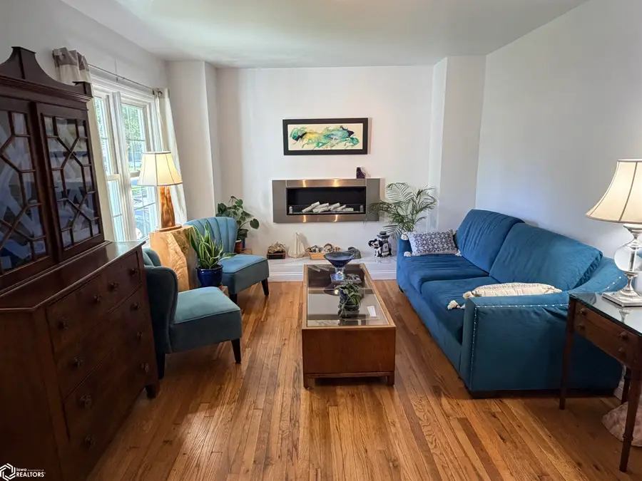 1102 S 4th Street, Fairfield, IA 52556 - #3