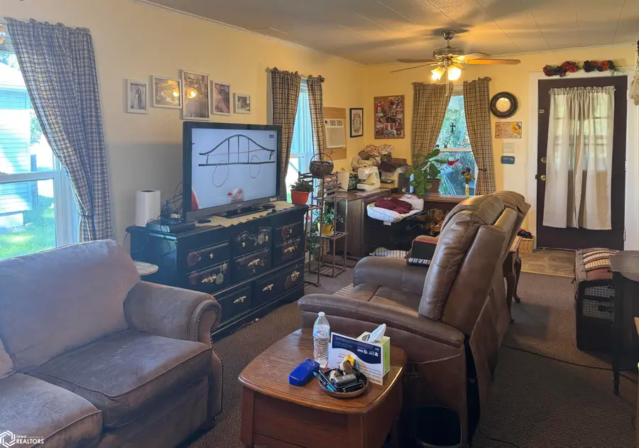 1011 North 7th Street, Chariton, IA 50049 - #2