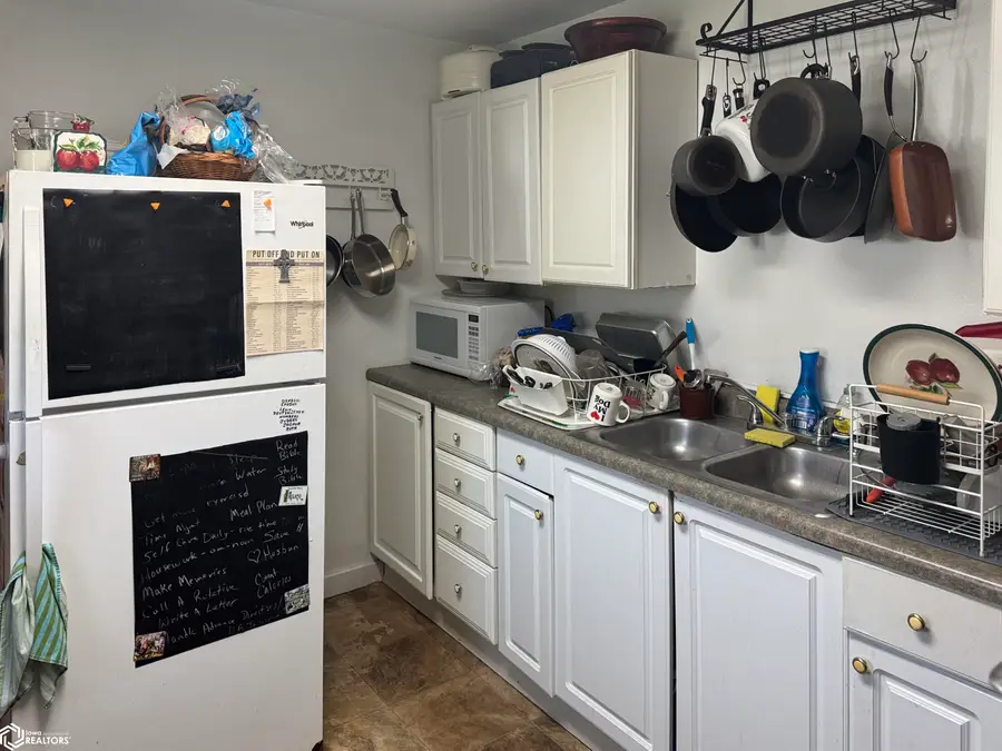 1011 North 7th Street, Chariton, IA 50049 - #3