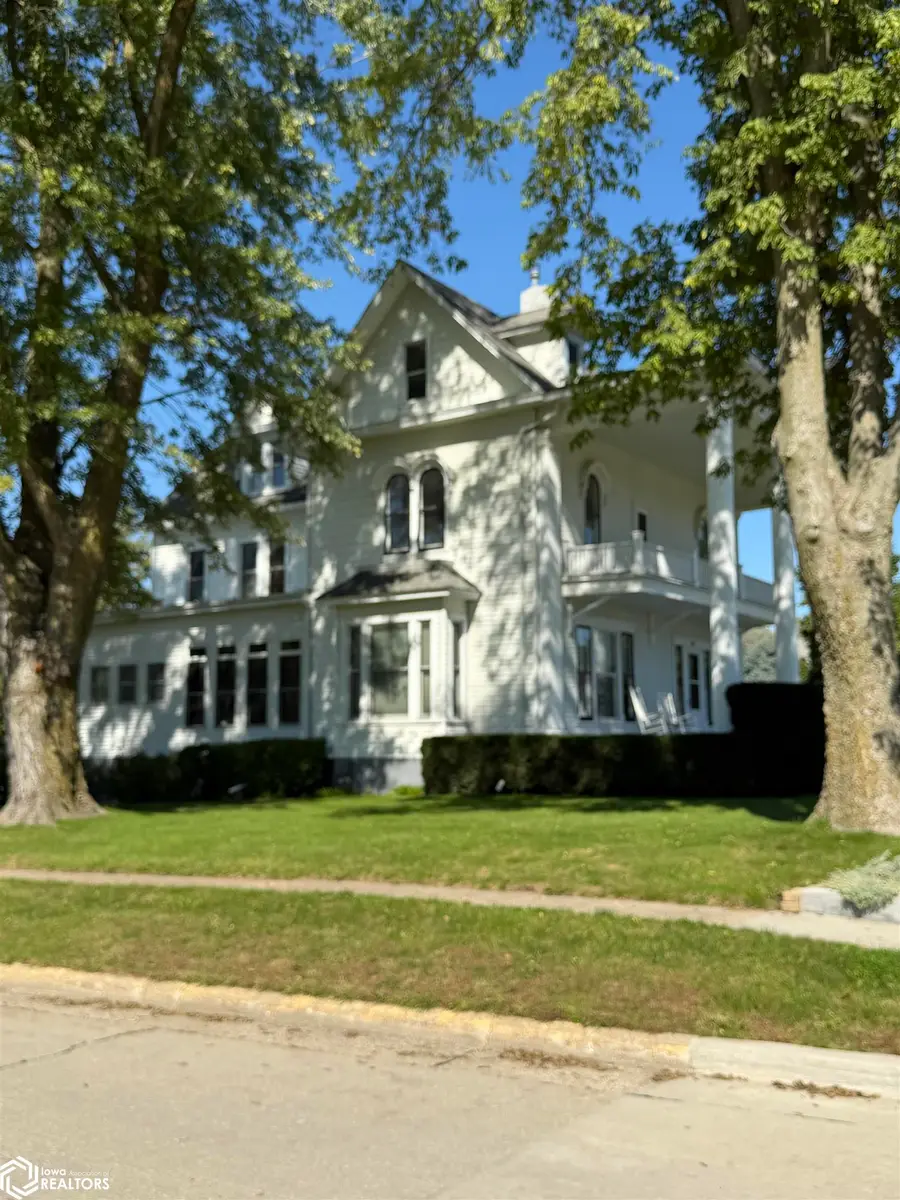 406 Jackson Street, Brooklyn, IA 52211 - #2