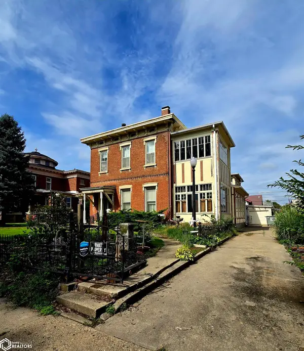 509 High Avenue E, Oskaloosa, IA 52577