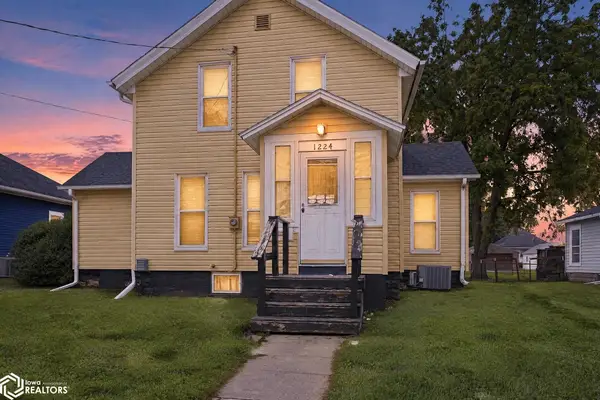 1224 N Madison Avenue, Mason City, IA 50401