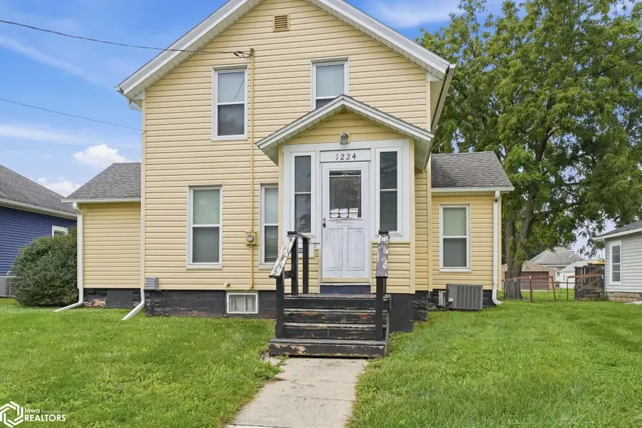 1224 N Madison Avenue, Mason City, IA 50401 - #2