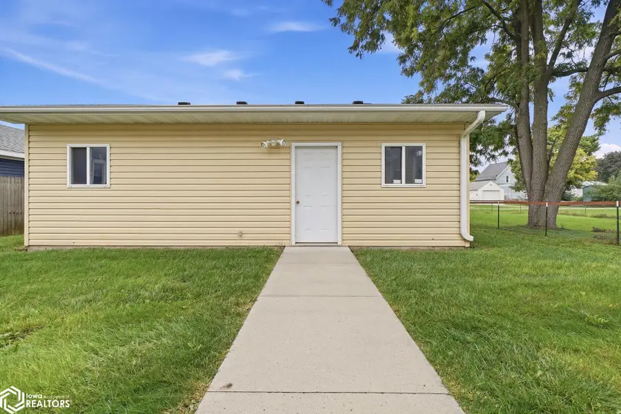 1224 N Madison Avenue, Mason City, IA 50401 - #3