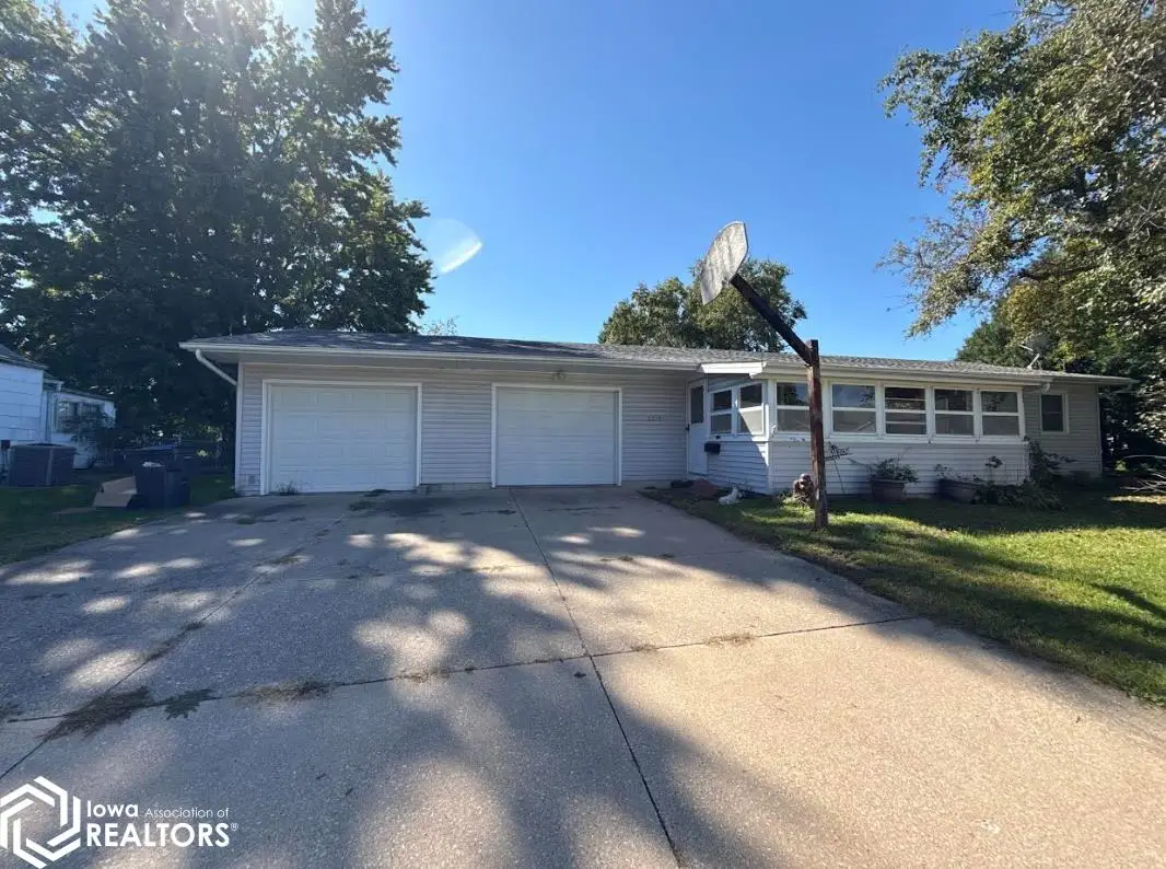 2219 Gilbert Street, Burlington, IA 52601 - #1