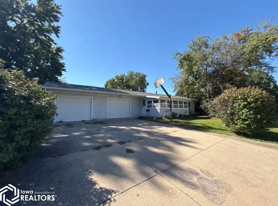 2219 Gilbert Street, Burlington, IA 52601 - #2