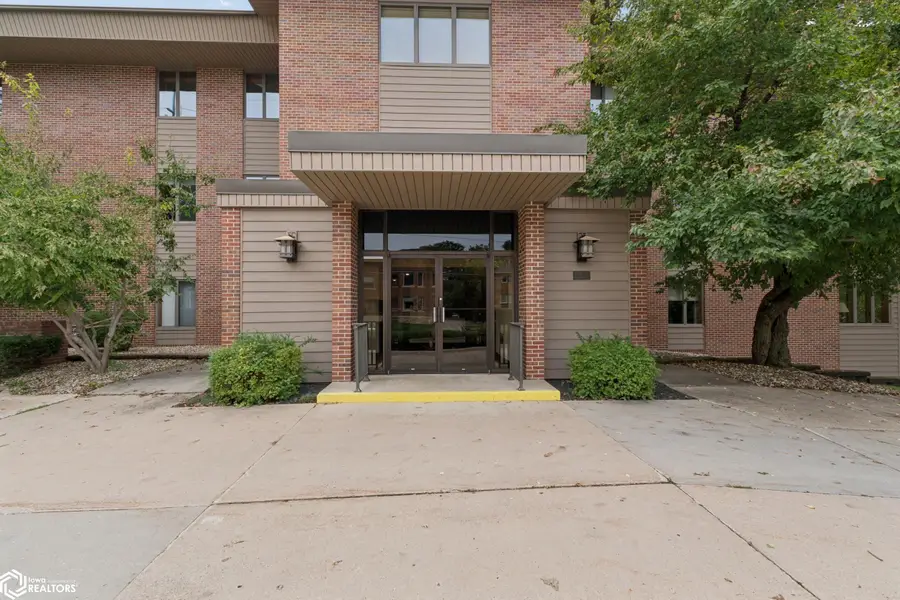 361 S Pennsylvania Avenue #1-C, Mason City, IA 50401 - #3