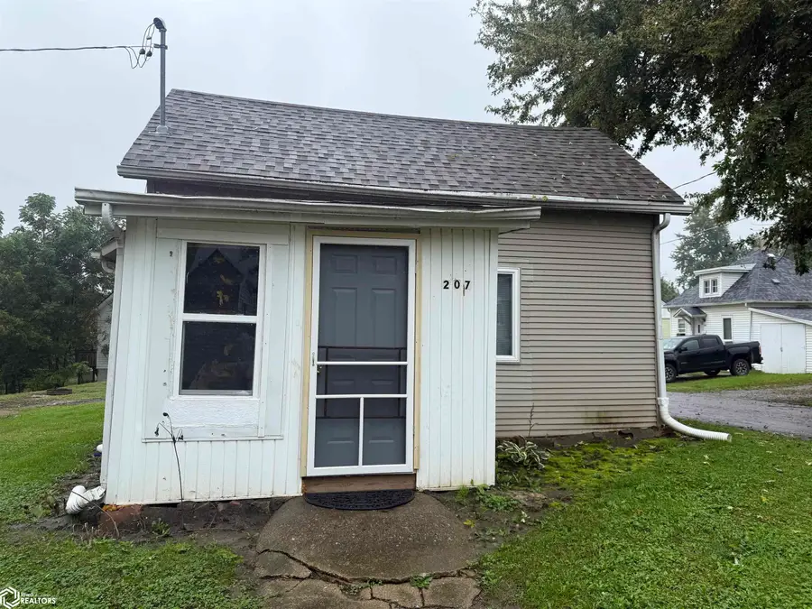 207 N 14th Street, Marshalltown, IA 50158 - #3