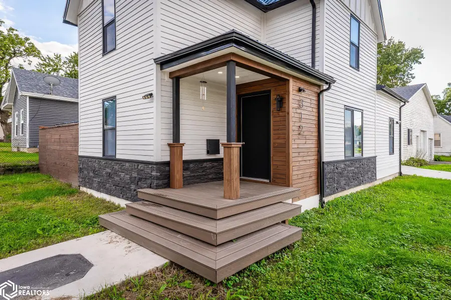 312 N 3rd Avenue, Marshalltown, IA 50158 - #3