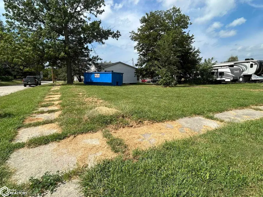 302 NW 7th Street, Leon, IA 50144 - #2