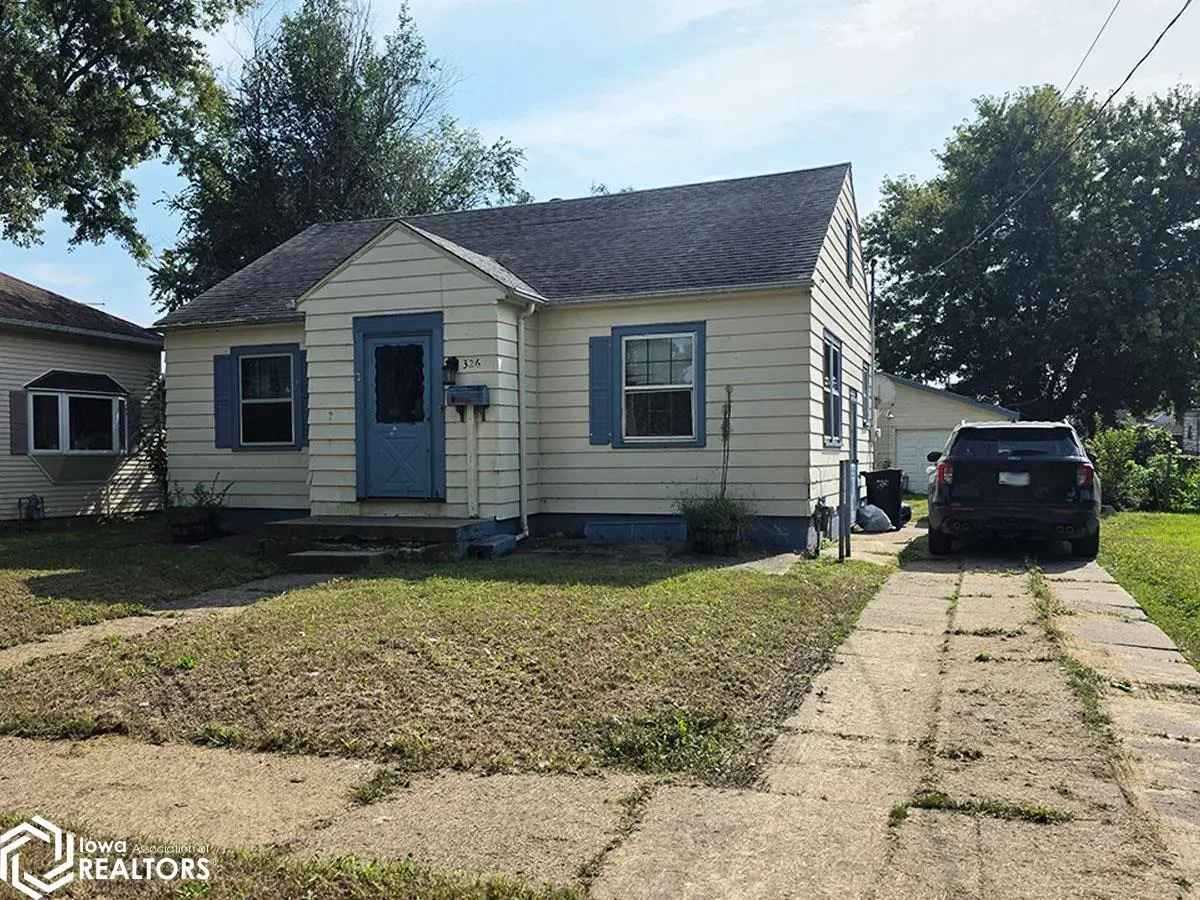 326 W Williams Street, Ottumwa, IA 52501 - #1