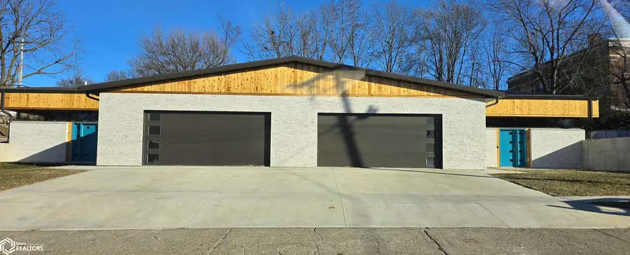 328 N 6th Street, Oskaloosa, IA 52577 - #2