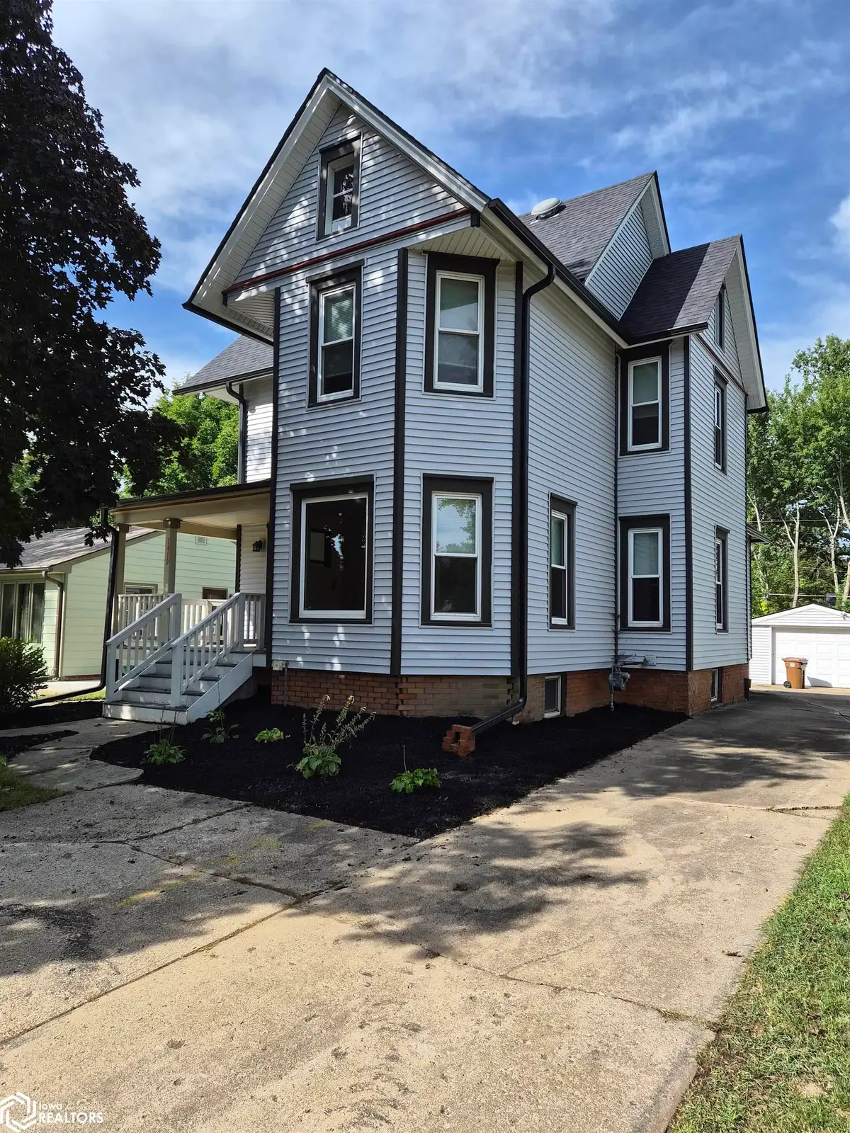 1419 West Street, Grinnell, IA 50112 - #1