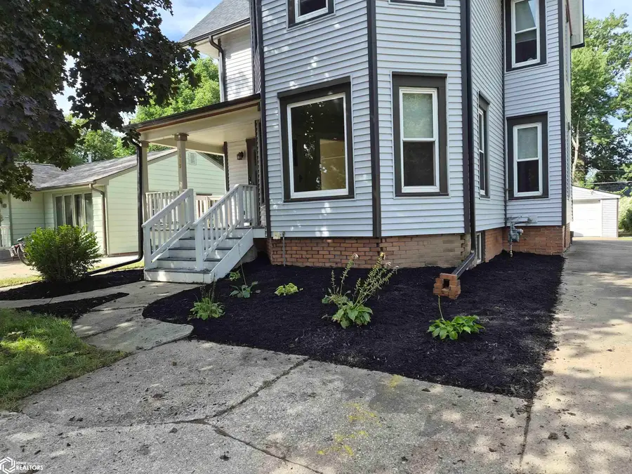 1419 West Street, Grinnell, IA 50112 - #2