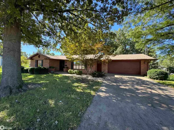 818 S 17th Street, Centerville, IA 52544