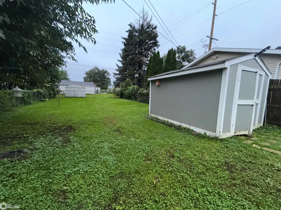 204 W Nevada Street, Marshalltown, IA 50158 - #2