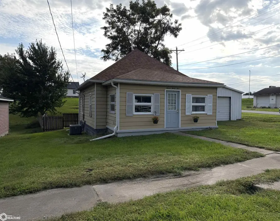 1124 S Main Street, Albia, IA 52531 - #2