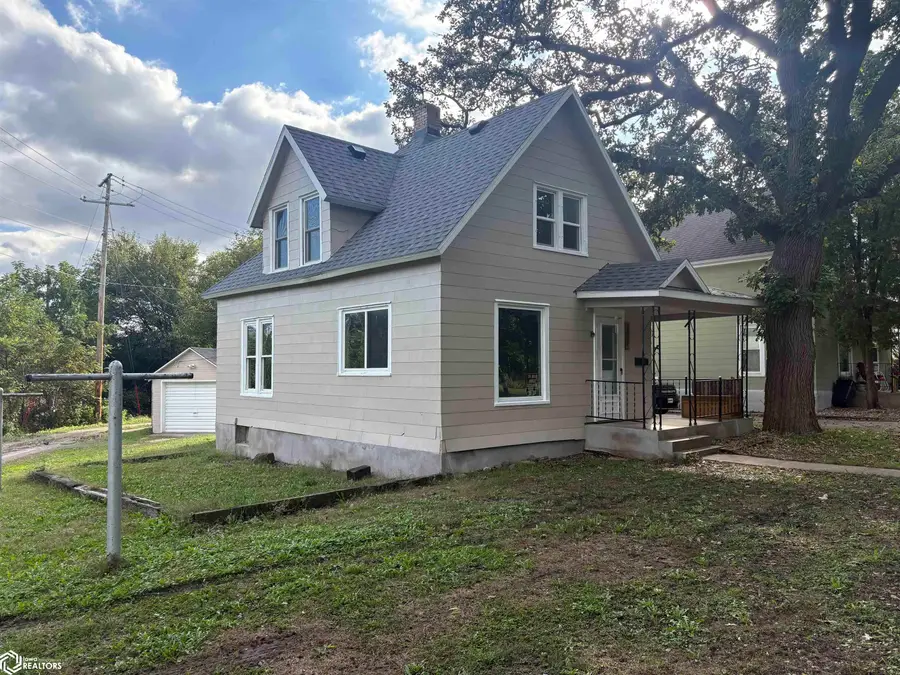 207 Park Avenue, Iowa Falls, IA 50126 - #3
