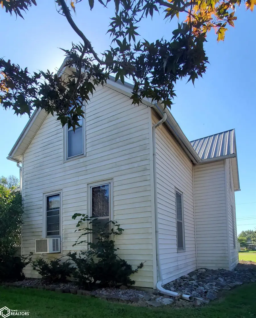 1520 Avenue F, Fort Madison, IA 52627 - #3