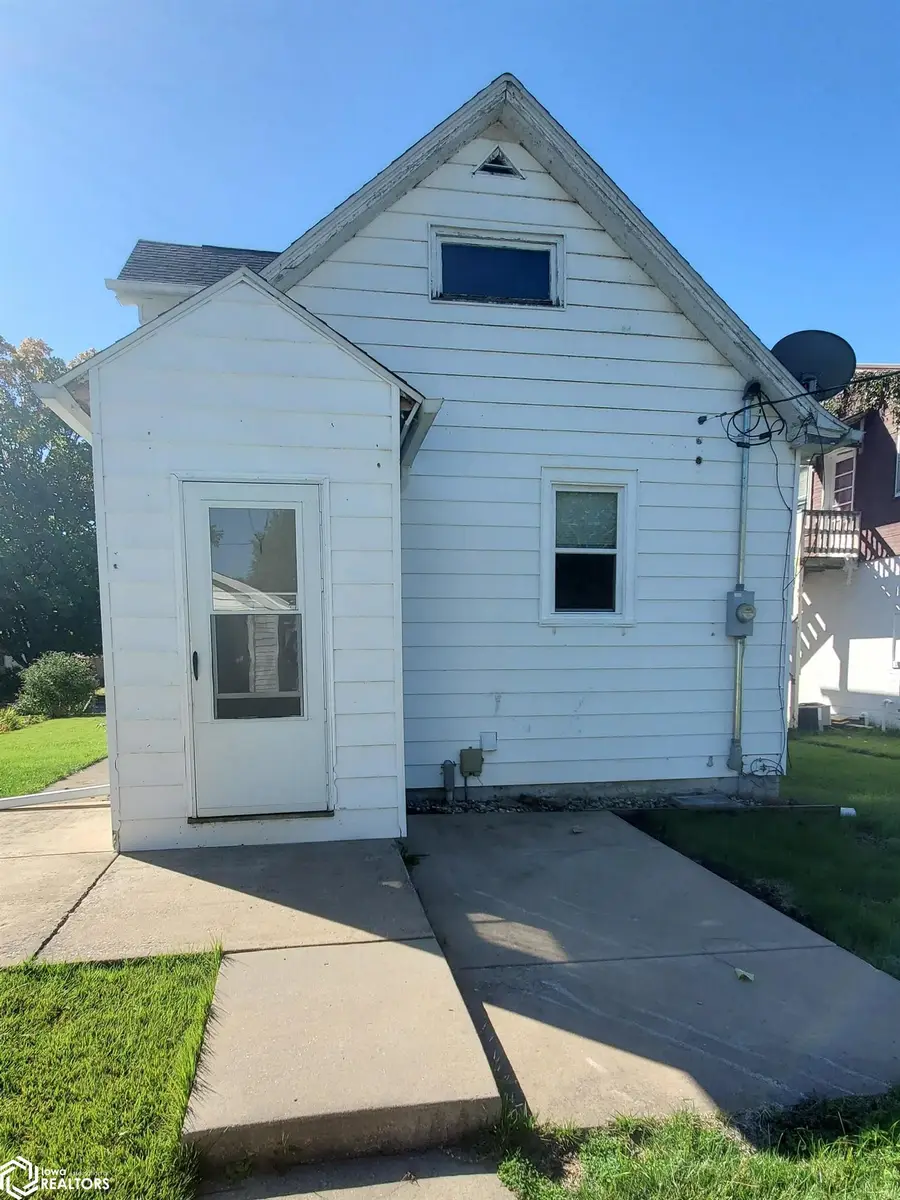 1511 Avenue F, Fort Madison, IA 52627 - #3