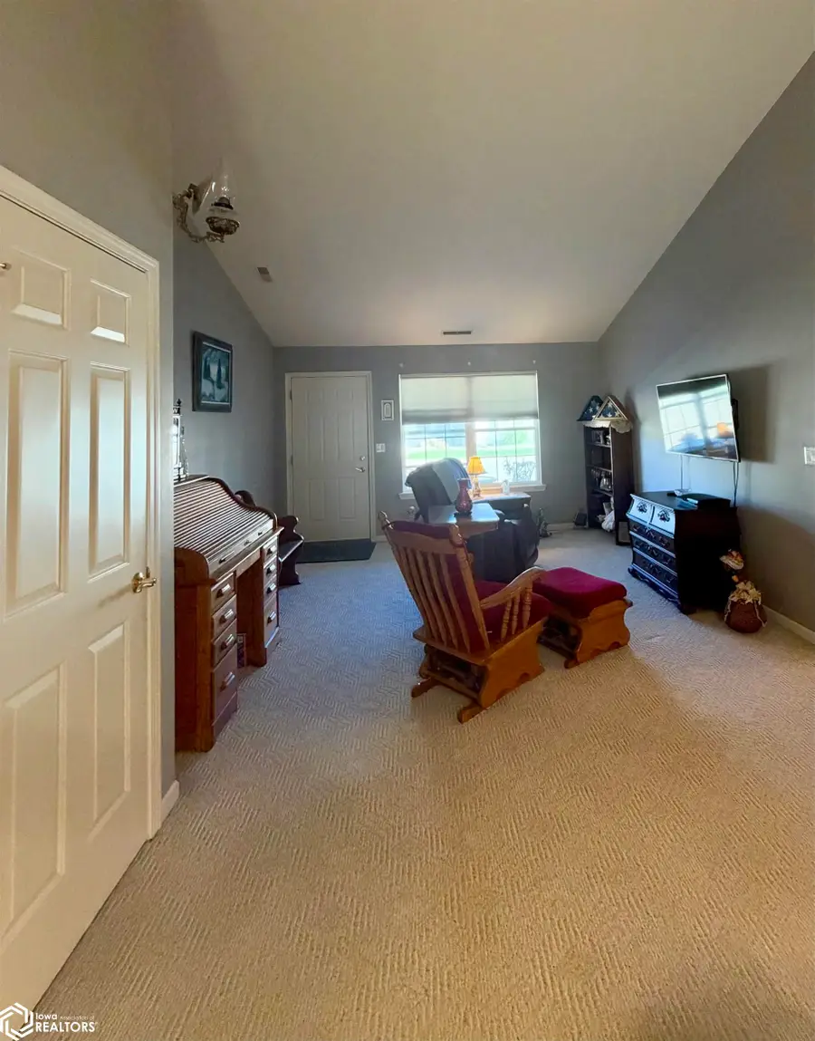 2635 Mount Pleasant Street #101, Burlington, IA 52601 - #3