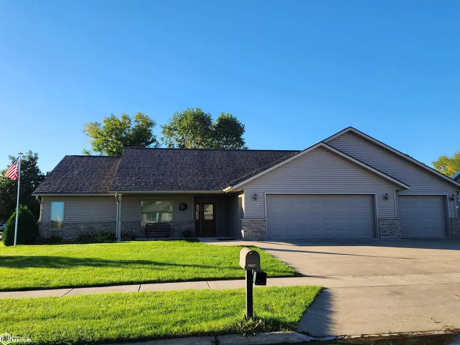 3399 Saratoga Court, Mason City, IA 50401 - #2