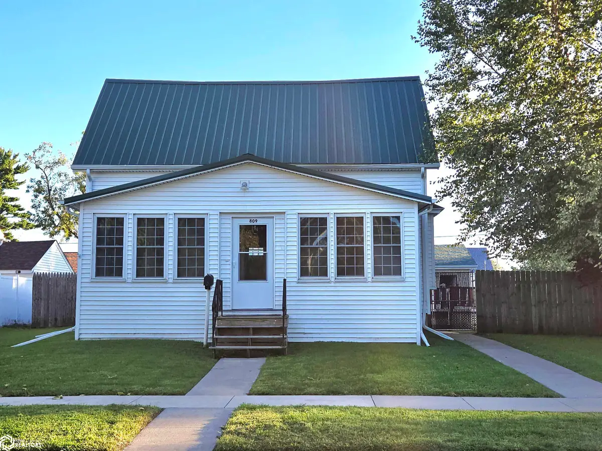 809 Hedge Avenue, Burlington, IA 52601 - #1